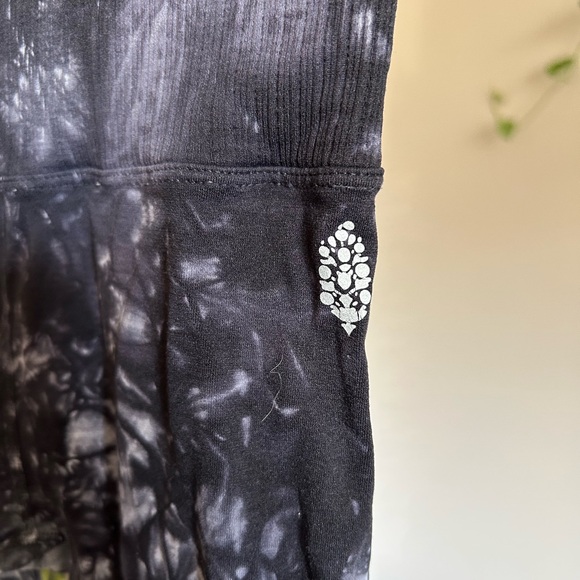 FP Movement tie dye good karma leggings - Picture 5 of 9
